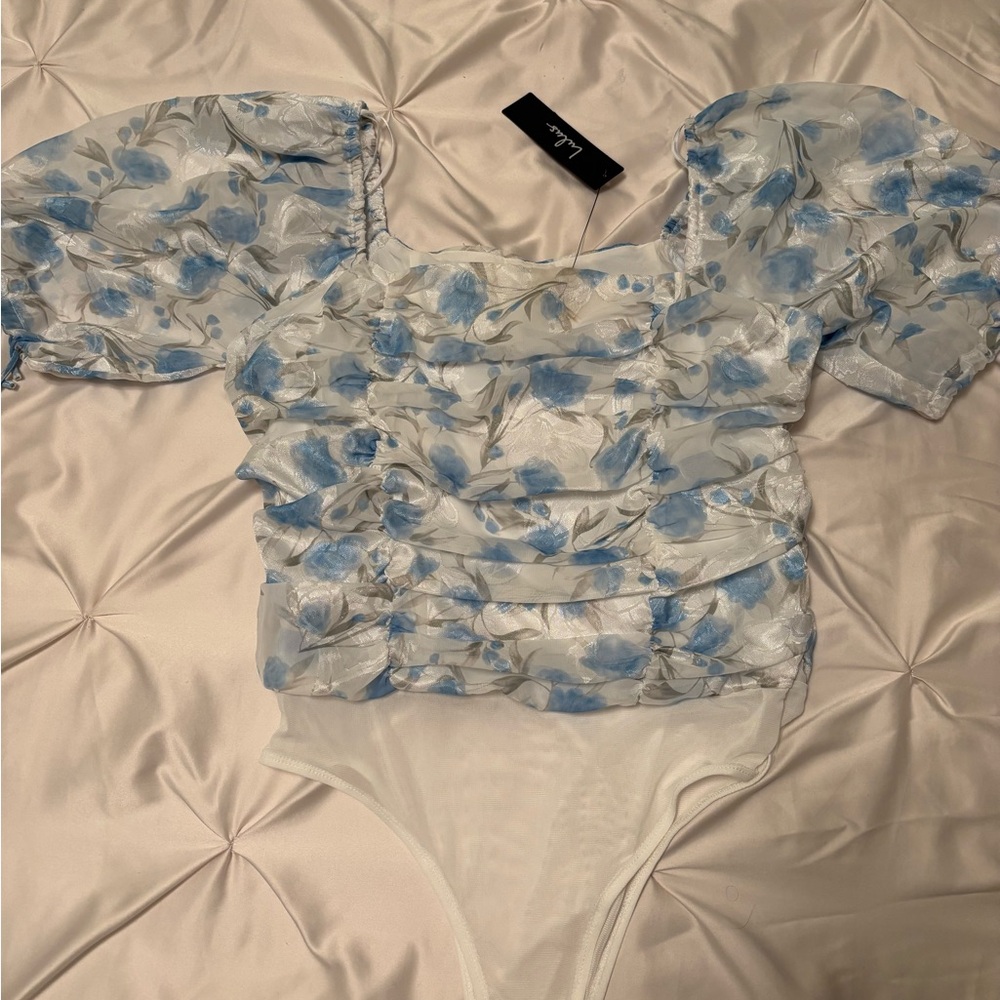 Lulu’s Ruched Floral Bodysuit - Picture 2 of 6